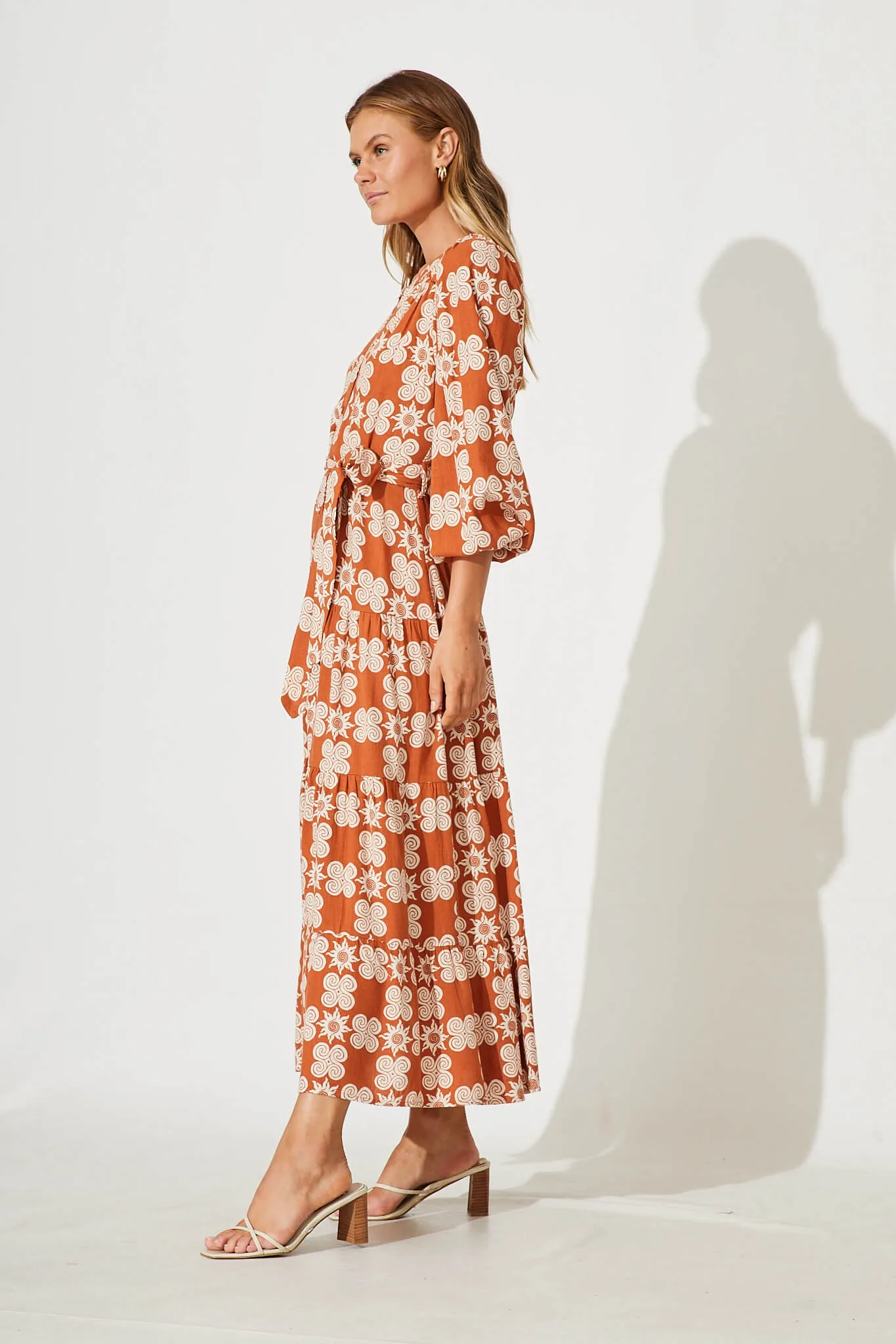 Anouka Maxi Dress In Rust Sun Print Linen Blend