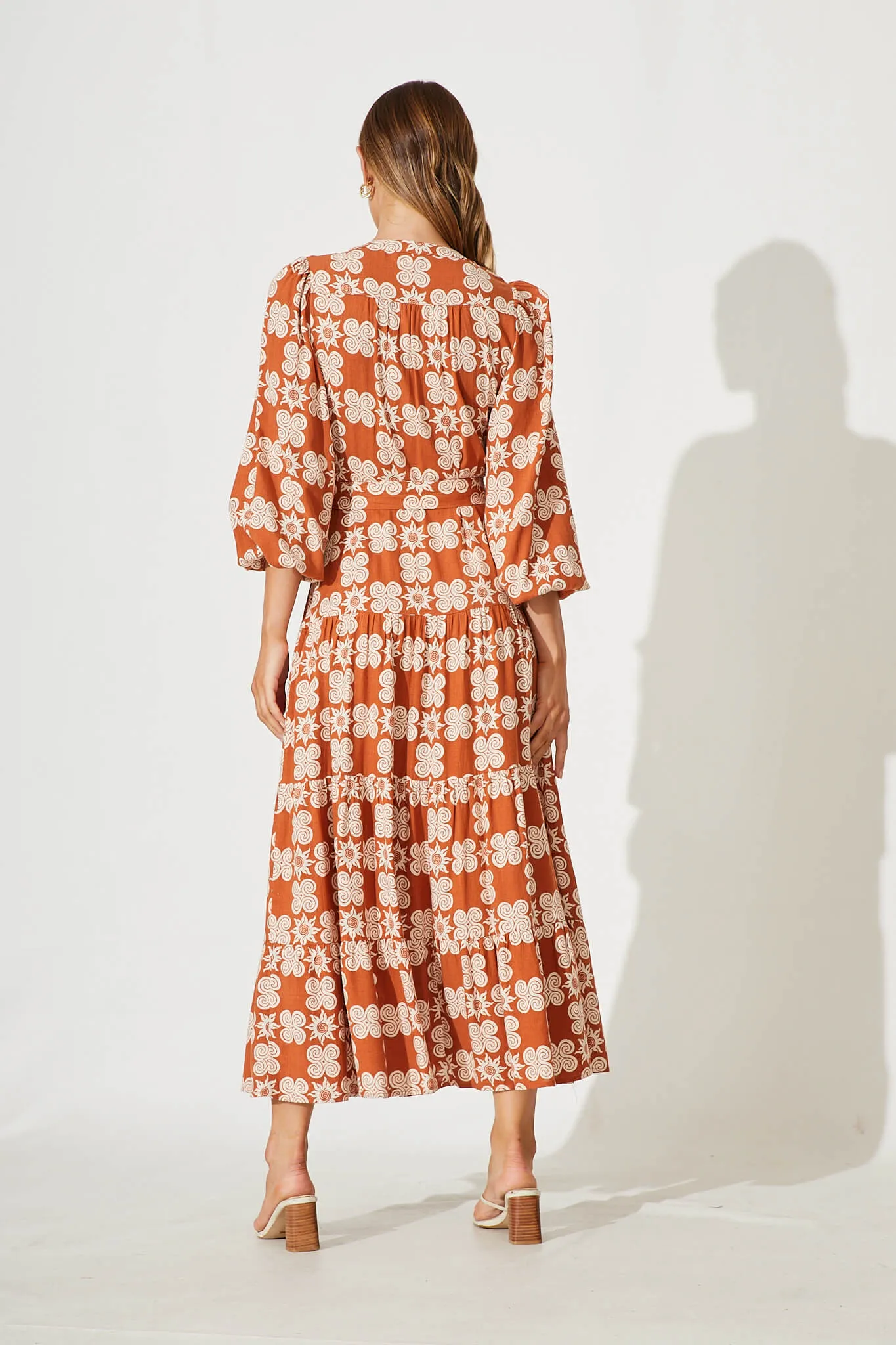 Anouka Maxi Dress In Rust Sun Print Linen Blend