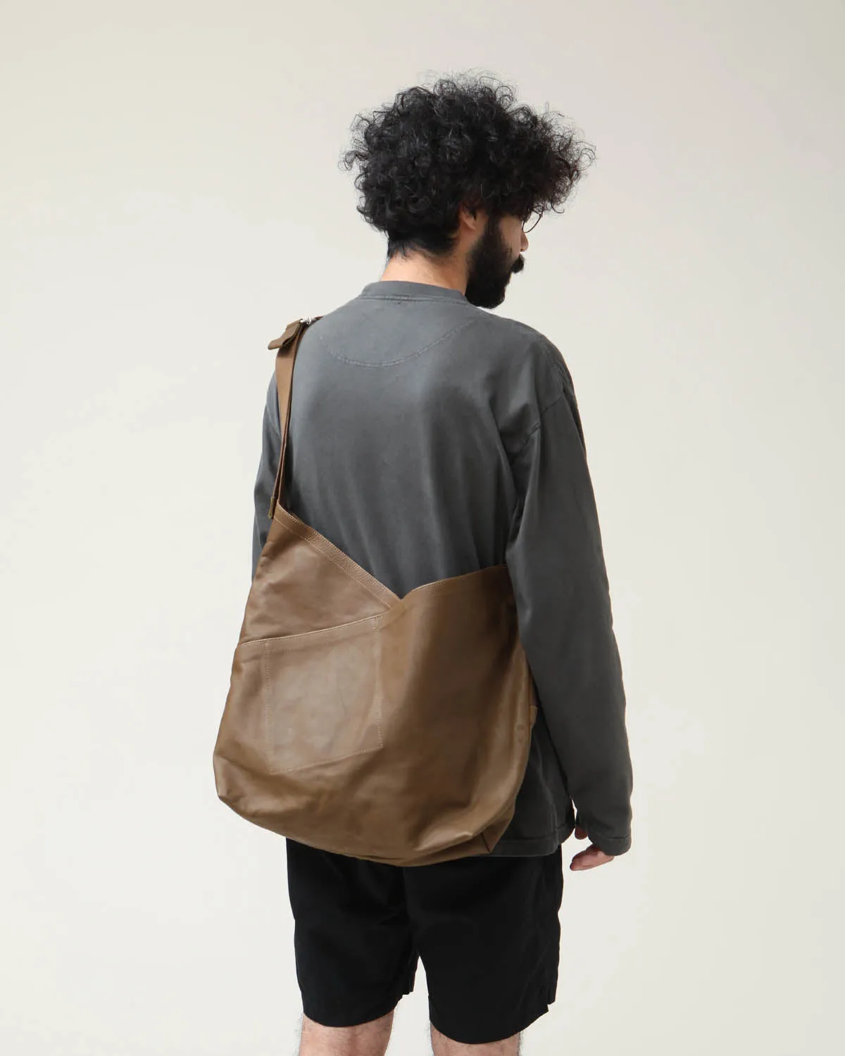 AZUMA SHOULDER BAG M COW LEATHER