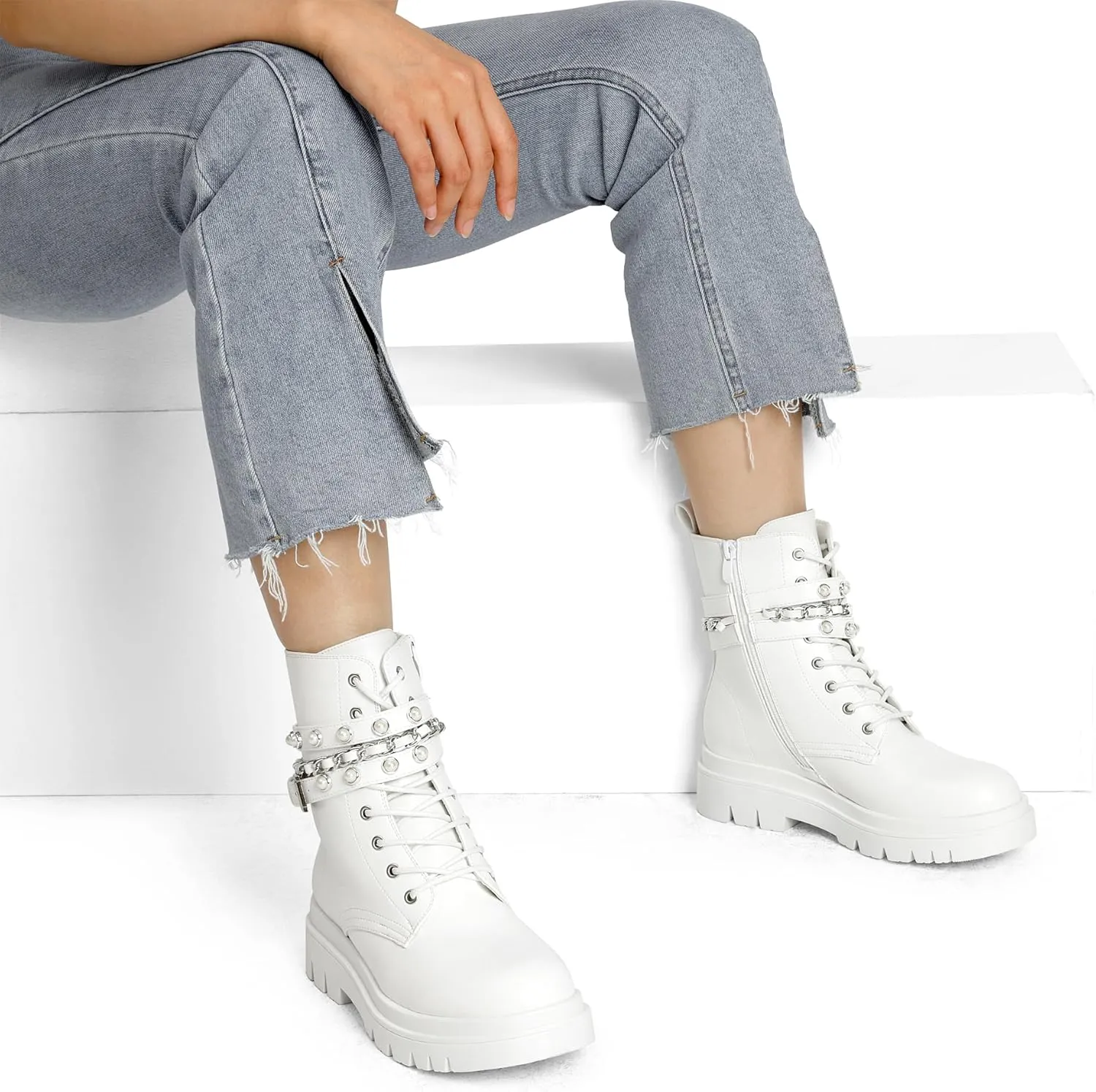 DREAM PAIRS Women's Fashion Platform Combat Boots Lace Up Lug Sole Goth Ankle Booties Shoes