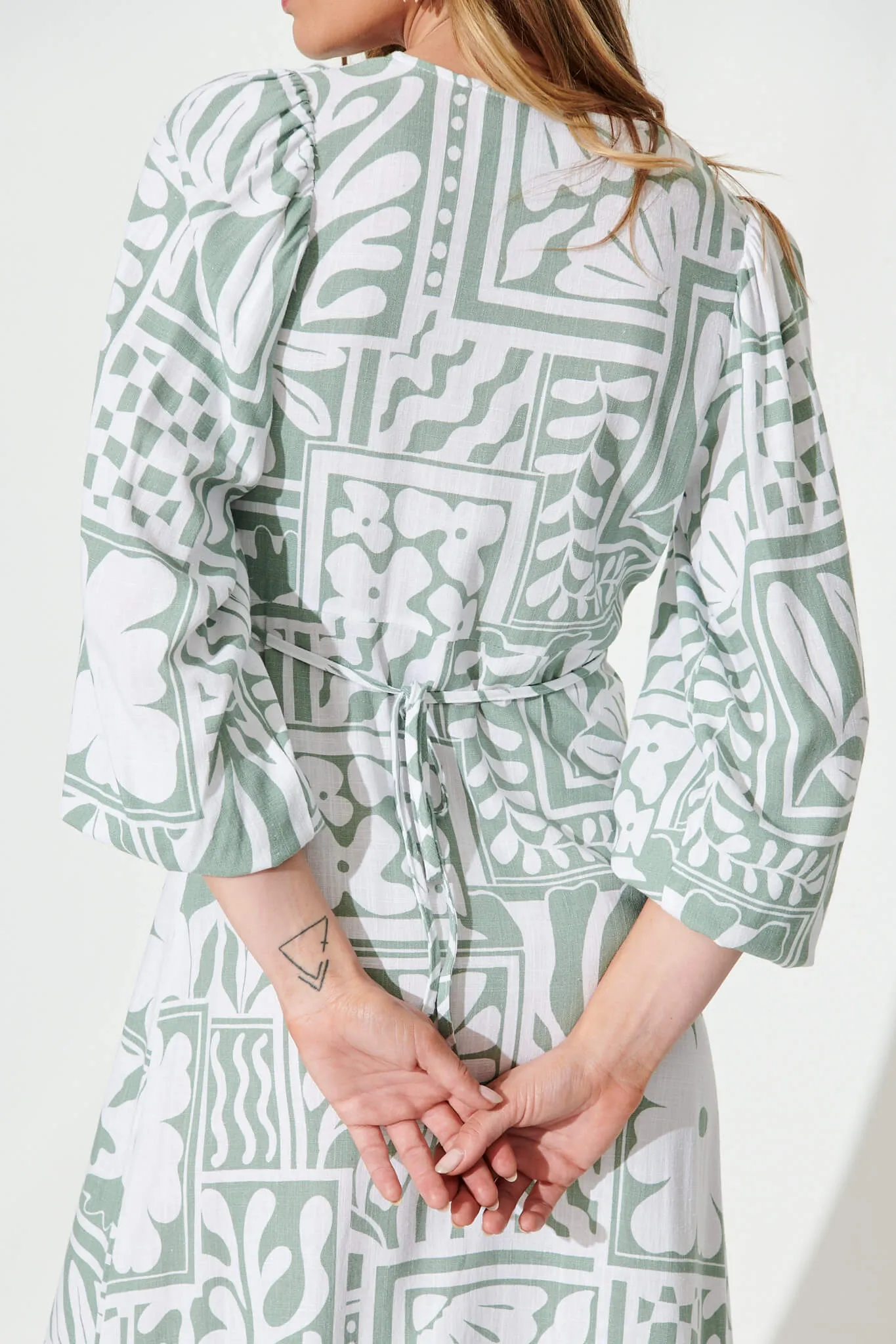 Meadow Maxi Dress In White With Sage Abstract Linen Blend