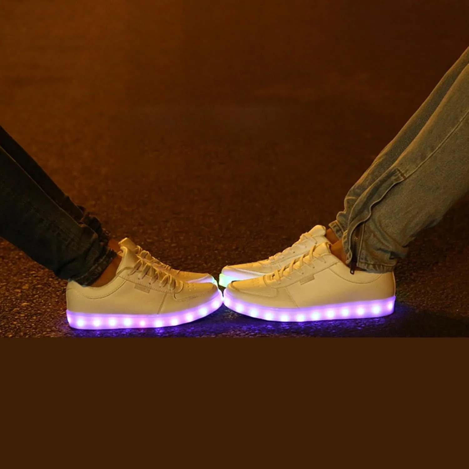 New Colorful LED Luminous Shoes Korean Version Couple USB Charging Sports Board Shoes Low Top Gold Silver Sports Shoes Charged Shoe