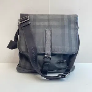 Preloved Burberry bag 30*31cm black 76030