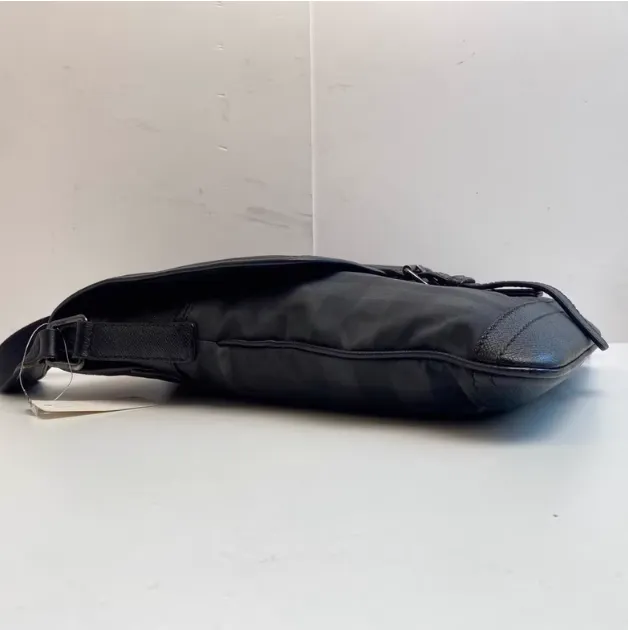 Preloved Burberry bag 30*31cm black 76030