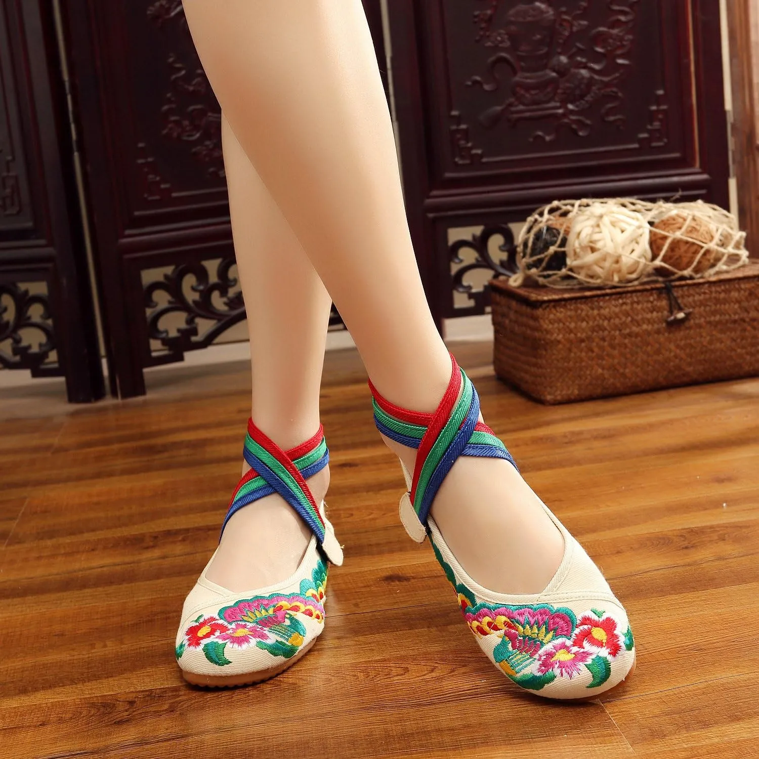 Qhome Women's Fashion Peacock Embroidery Canvas Shoes Ankle Strappy Flat Chinese Dress Shoes