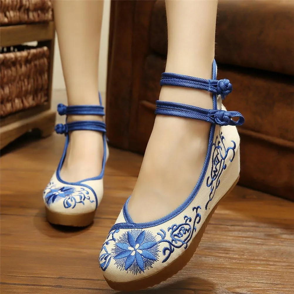 Qianmome Chinese Old Beijing Womens Floral Embroidery Strappy Round-Toe Platform Wedges