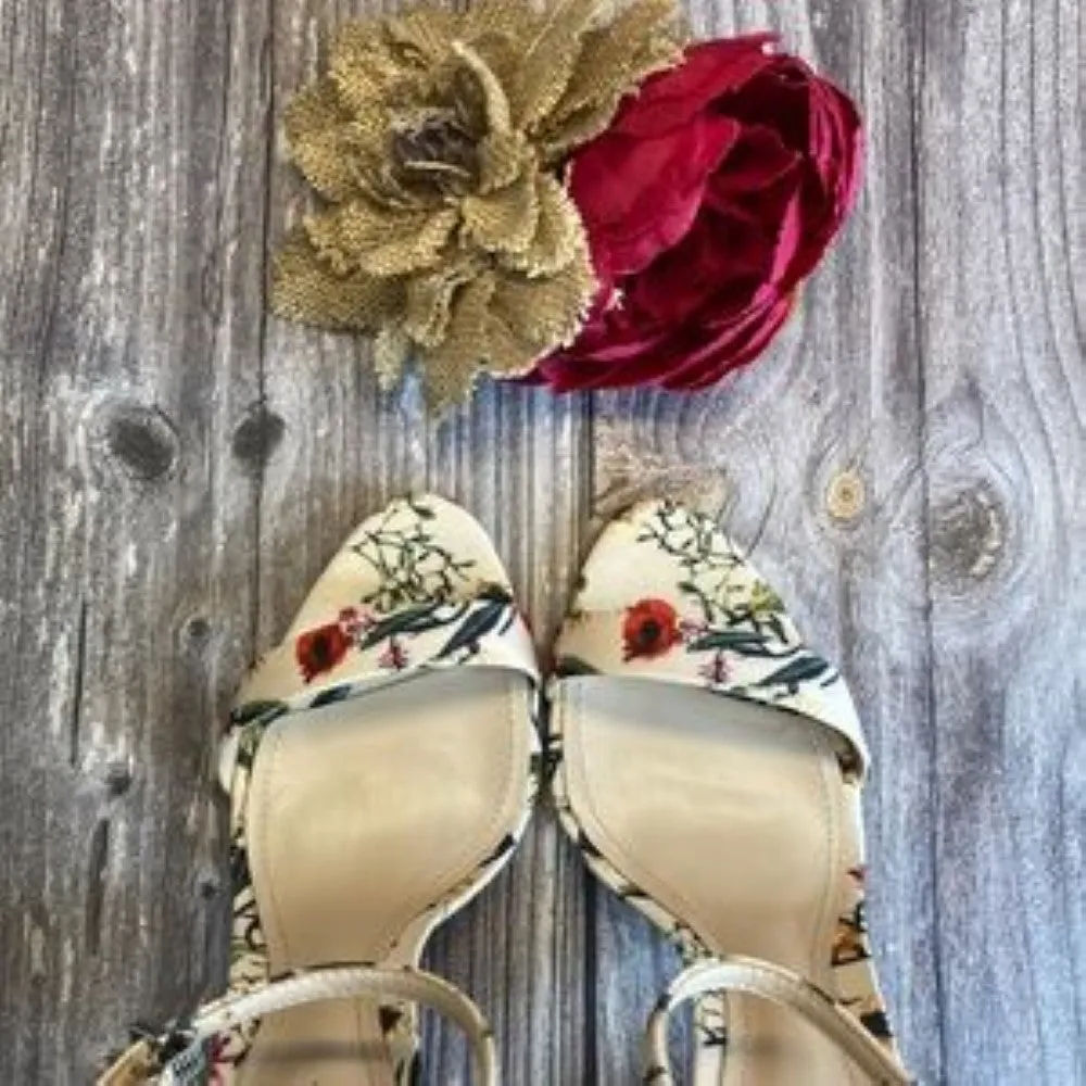 Schultz Jeannine Floral Canvas Sandals 7B