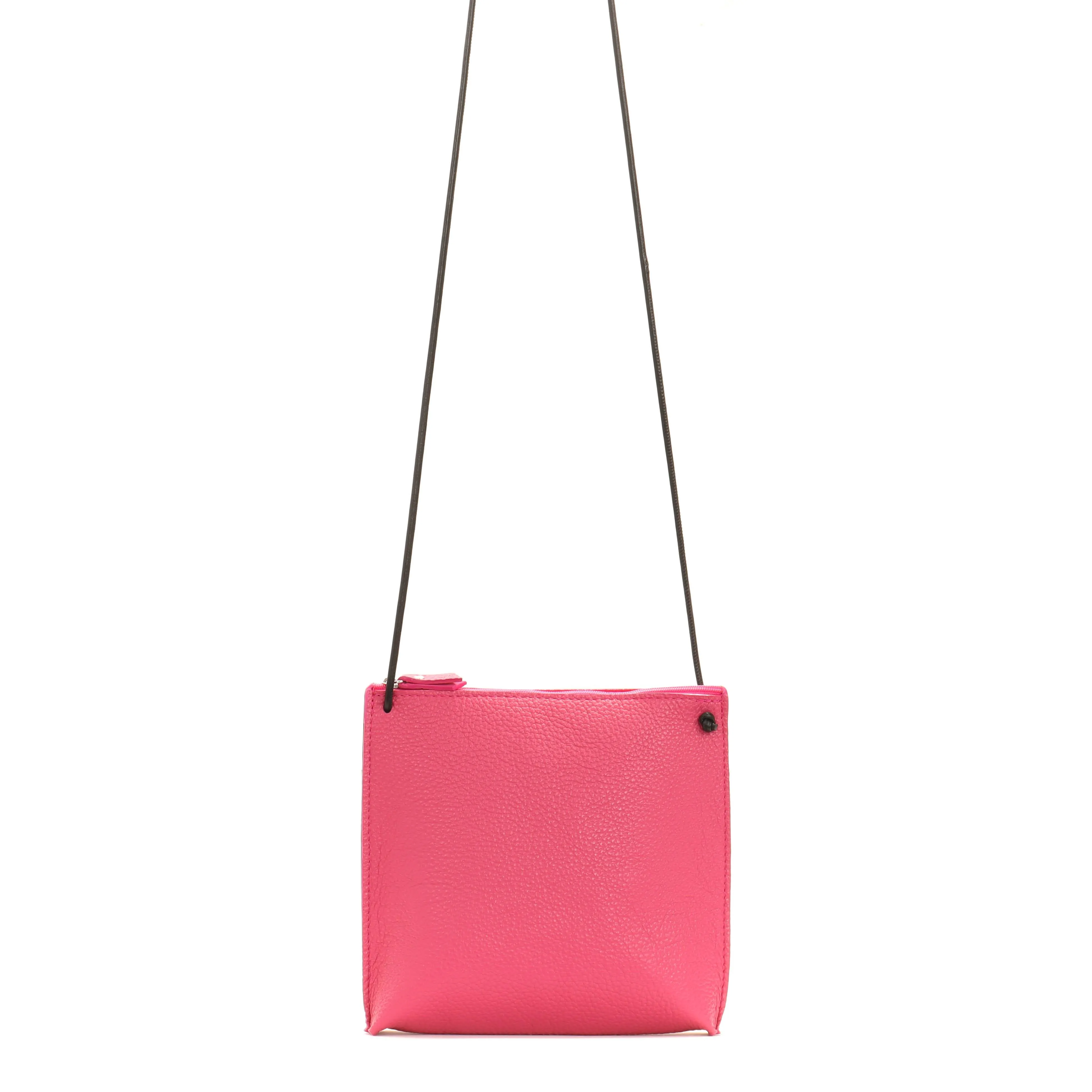 STRAPPY POUCH