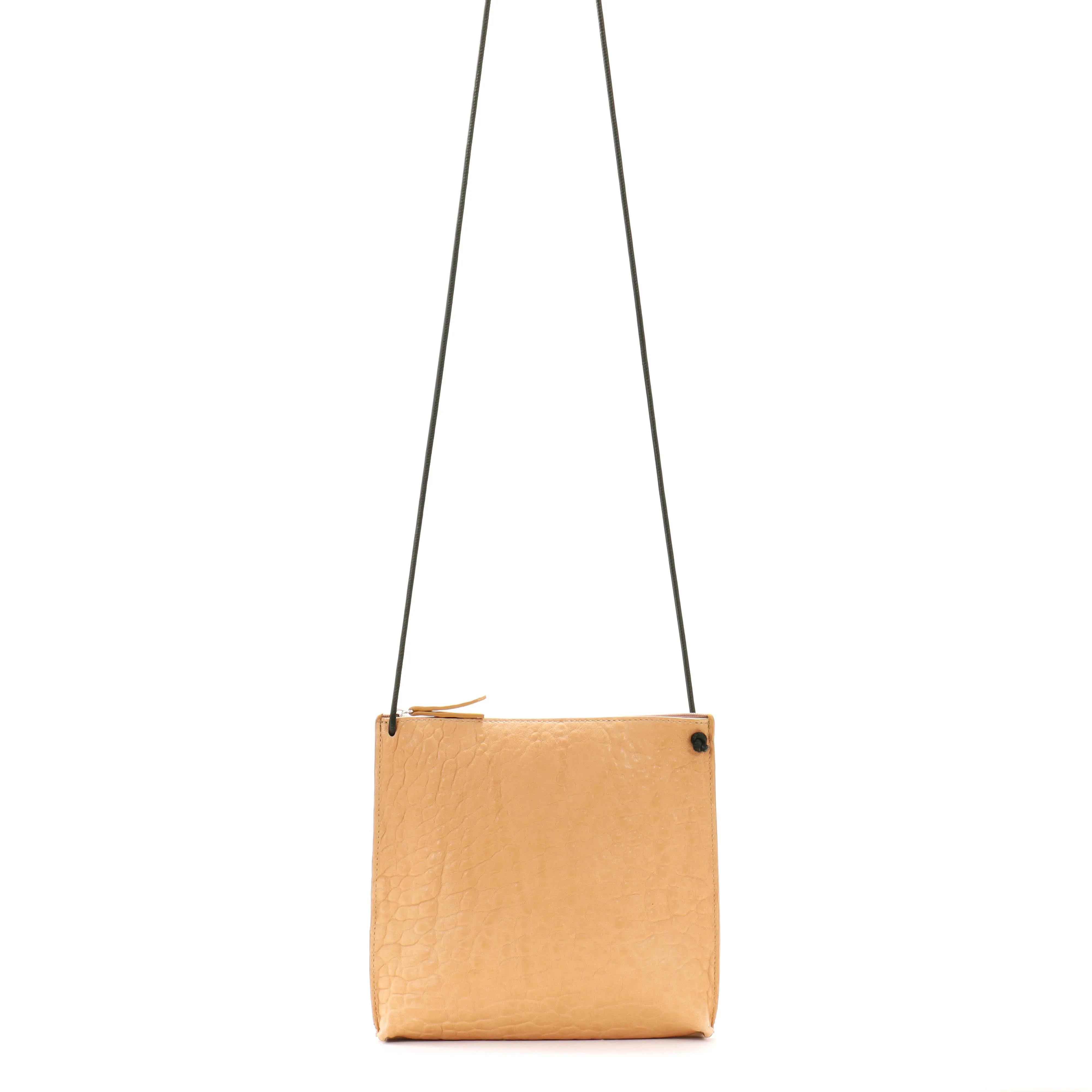 STRAPPY POUCH