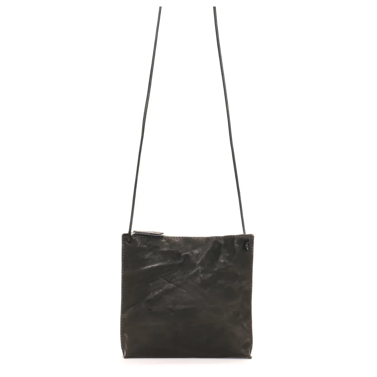 STRAPPY POUCH