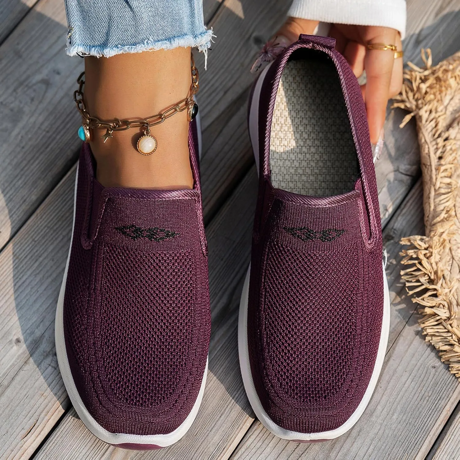 Womens Walking Shoes Wide Width Slip On Walking Tennis Sneakers Lightweight Casual Breathable Sneakers Comfortable Loafers